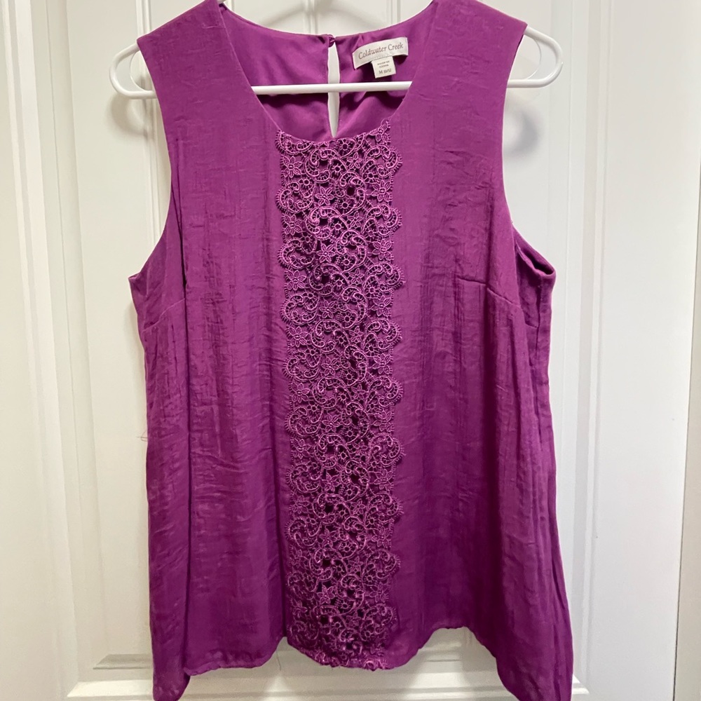 NWOT coldwater creek magenta shell w/lace detail size M